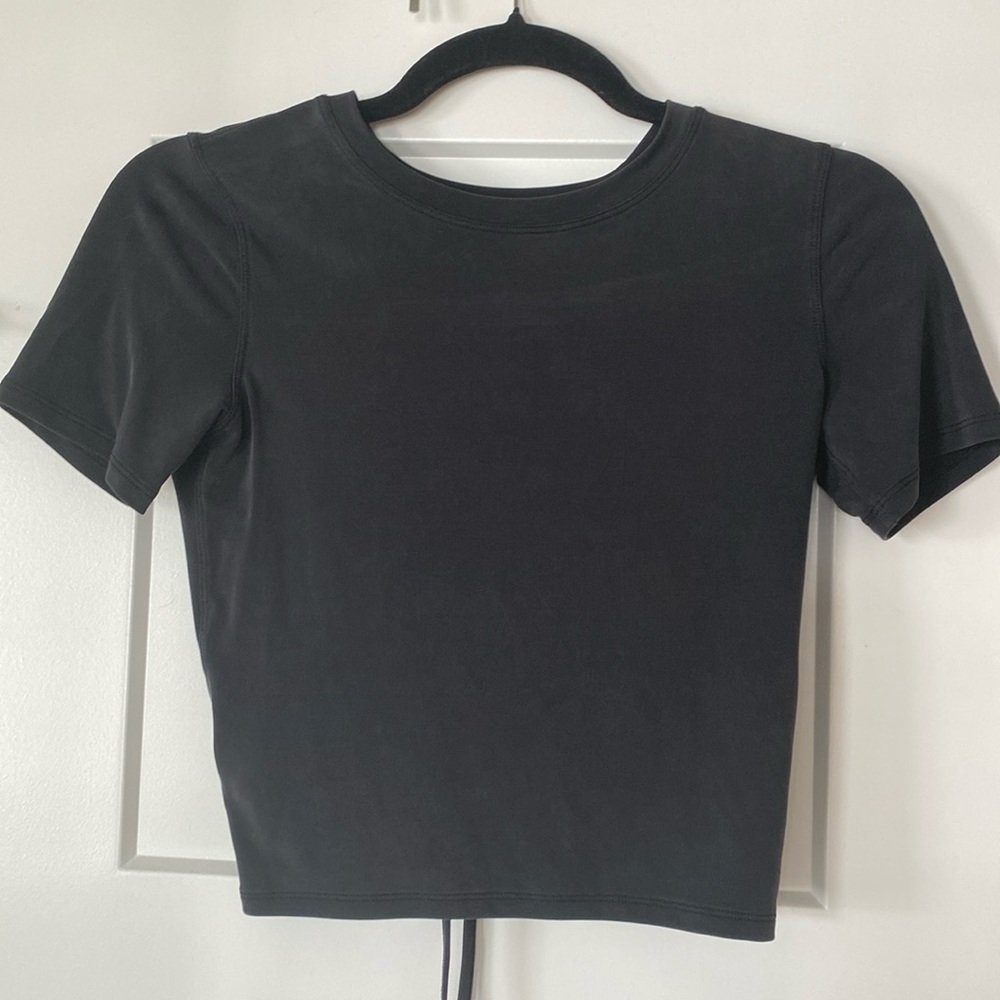 Lululemon Black Crop Tie Back Shirt. Size 2.